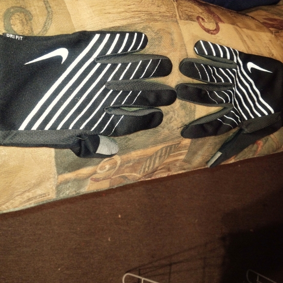Nike brand Dri Fit touch screen gloves size 10 XL - Picture 4 of 6